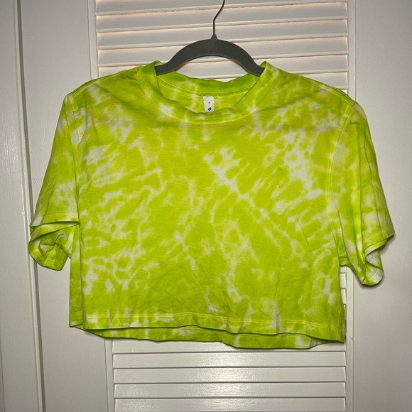LULULEMON All Yours Cropped T-Shirt, Marmoleado Tie Dye Eccentric Lime
Size 4 - Picture 2 of 7